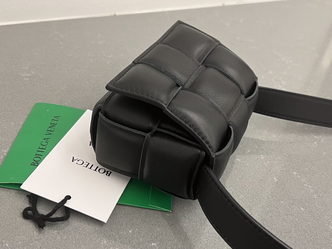 Bottega Veneta Padded Cassette Bag-12*8*4CM