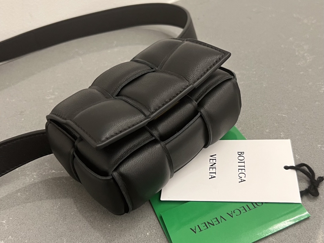 Bottega Veneta Padded Cassette Bag-12*8*4CM