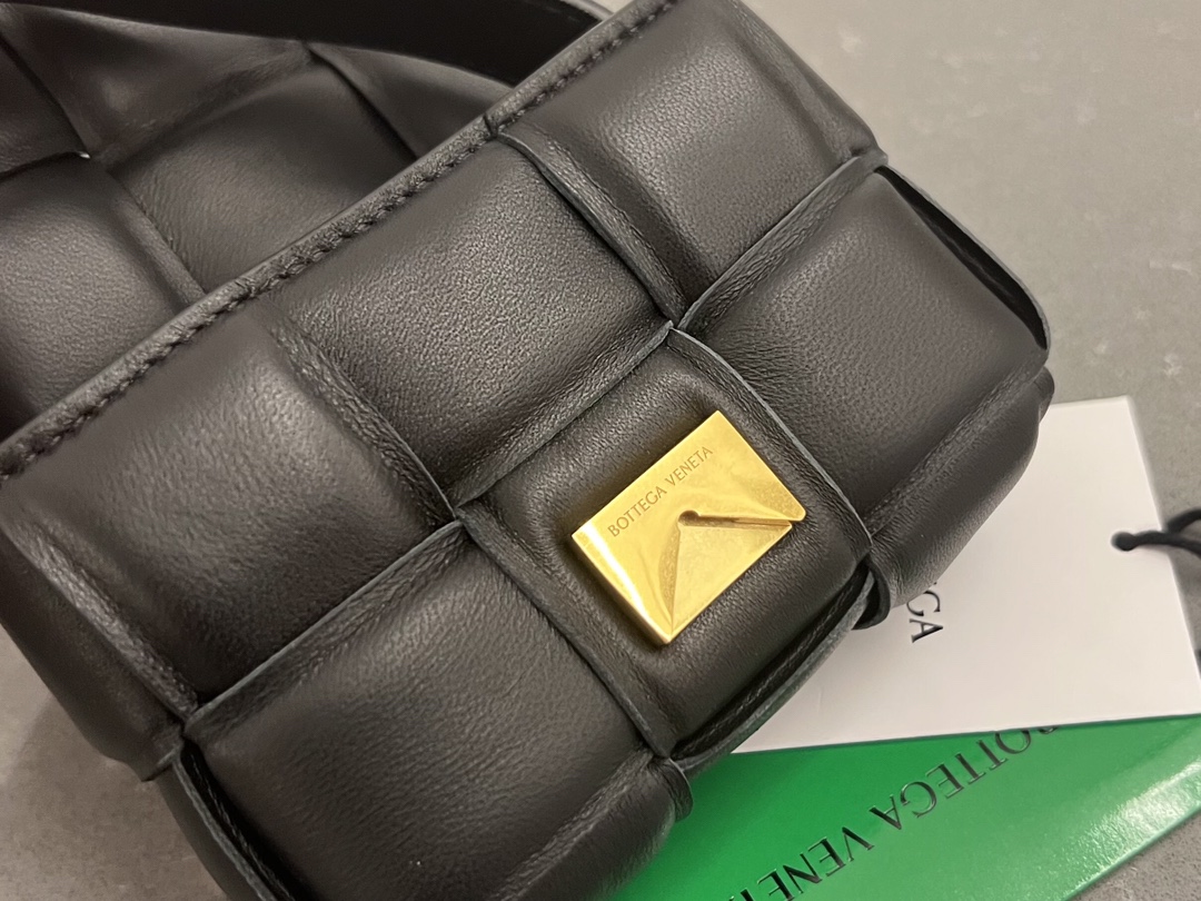 Bottega Veneta Padded Cassette Bag-12*8*4CM