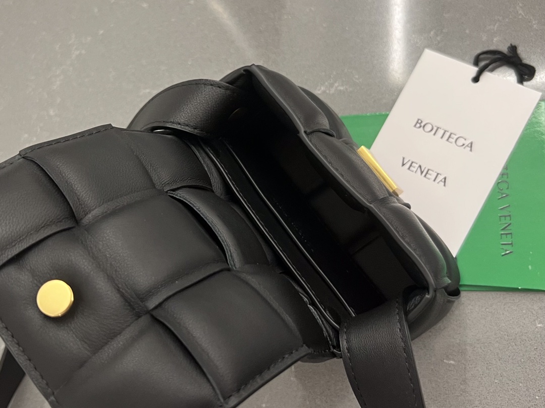 Bottega Veneta Padded Cassette Bag-12*8*4CM