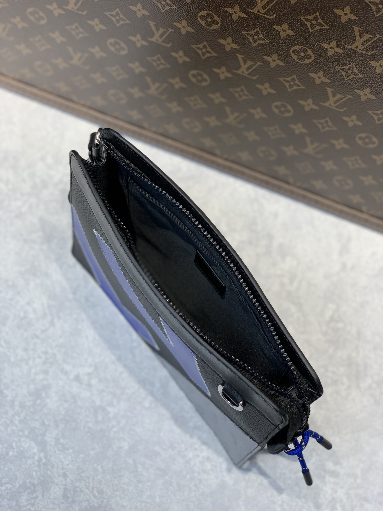 Louis Vuitton Standing Pouch-21*27*5CM Louis Vuitton Standing Pouch-21*27*5CM