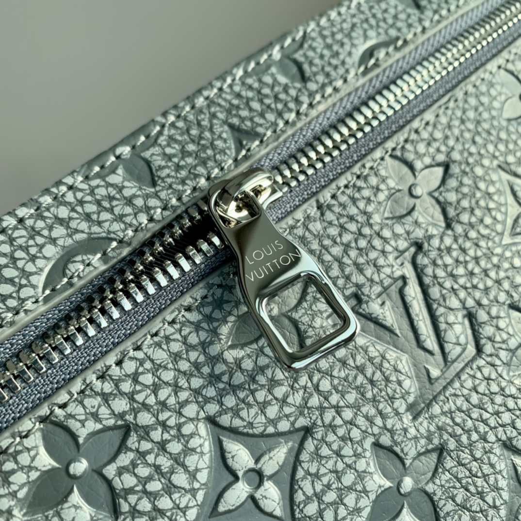 Louis Vuitton M81556 Pouch-29*15*9CM Louis Vuitton M81556 Pouch-29*15*9CM