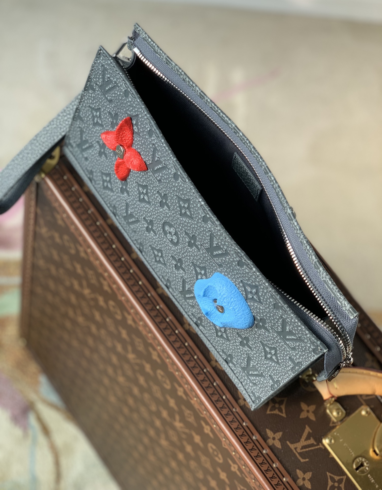 Louis Vuitton M81556 Pouch-29*15*9CM Louis Vuitton M81556 Pouch-29*15*9CM