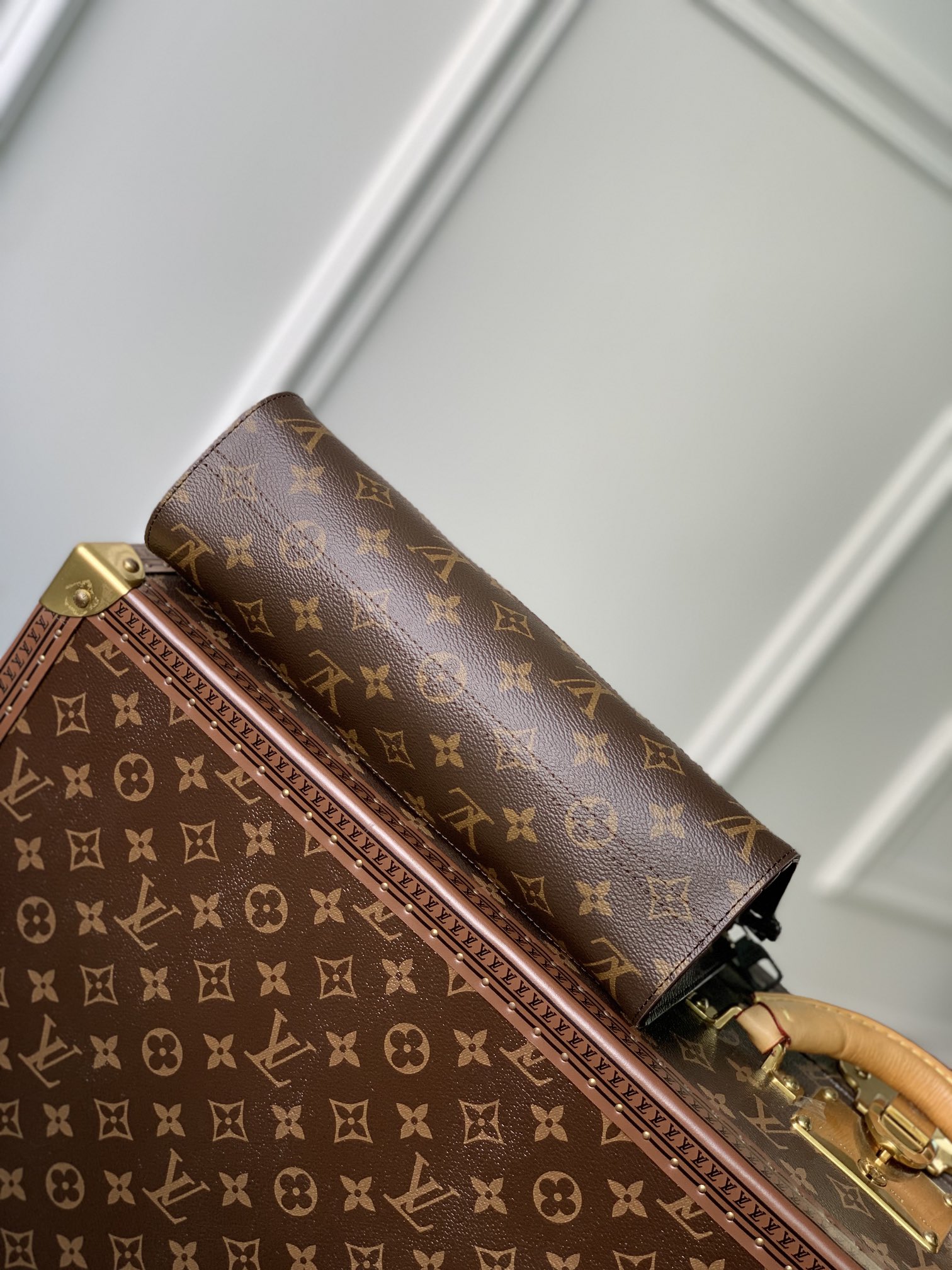 Louis Vuitton Standing Pouch-25*15*9CM Louis Vuitton Standing Pouch-25*15*9CM