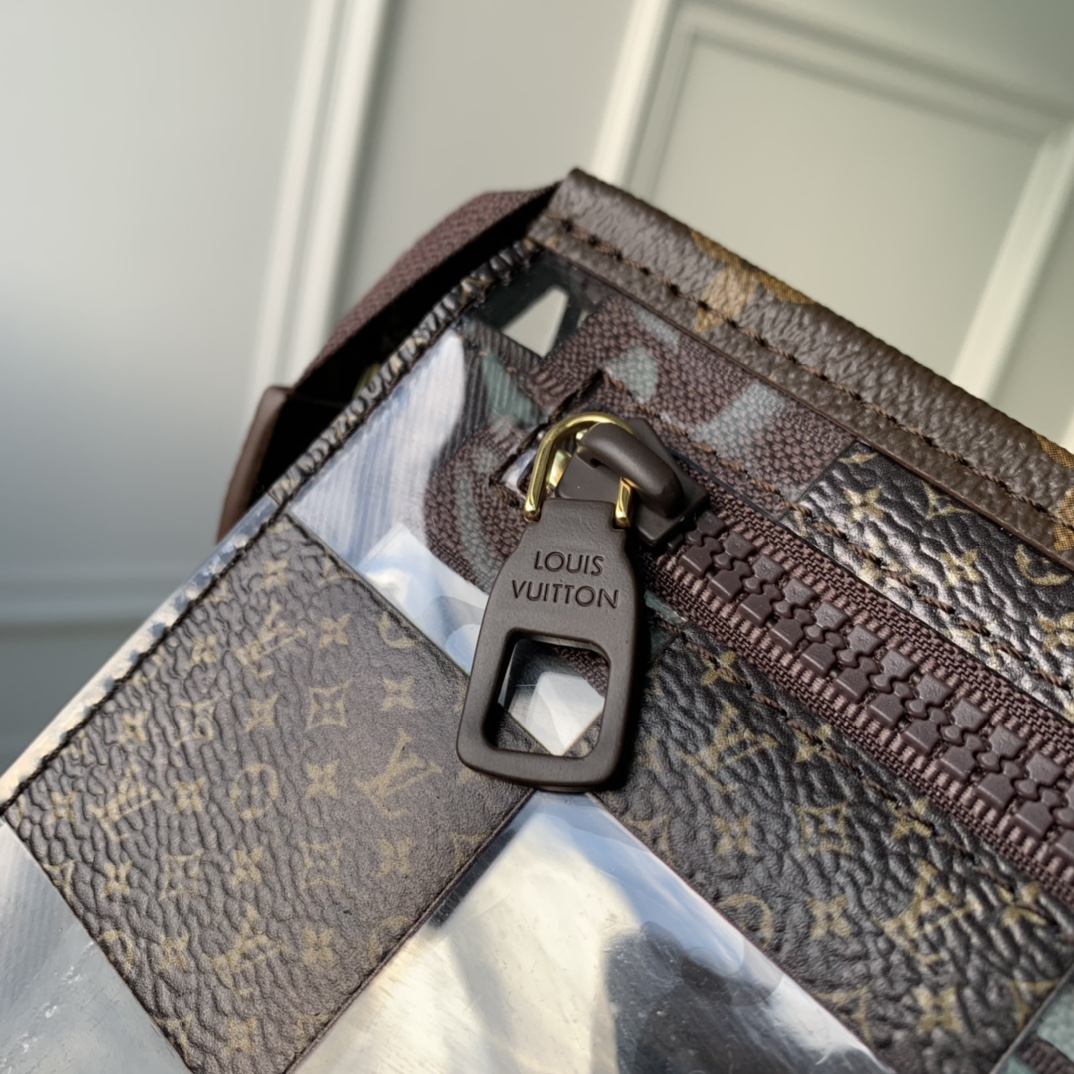 Louis Vuitton Standing Pouch-25*15*9CM Louis Vuitton Standing Pouch-25*15*9CM