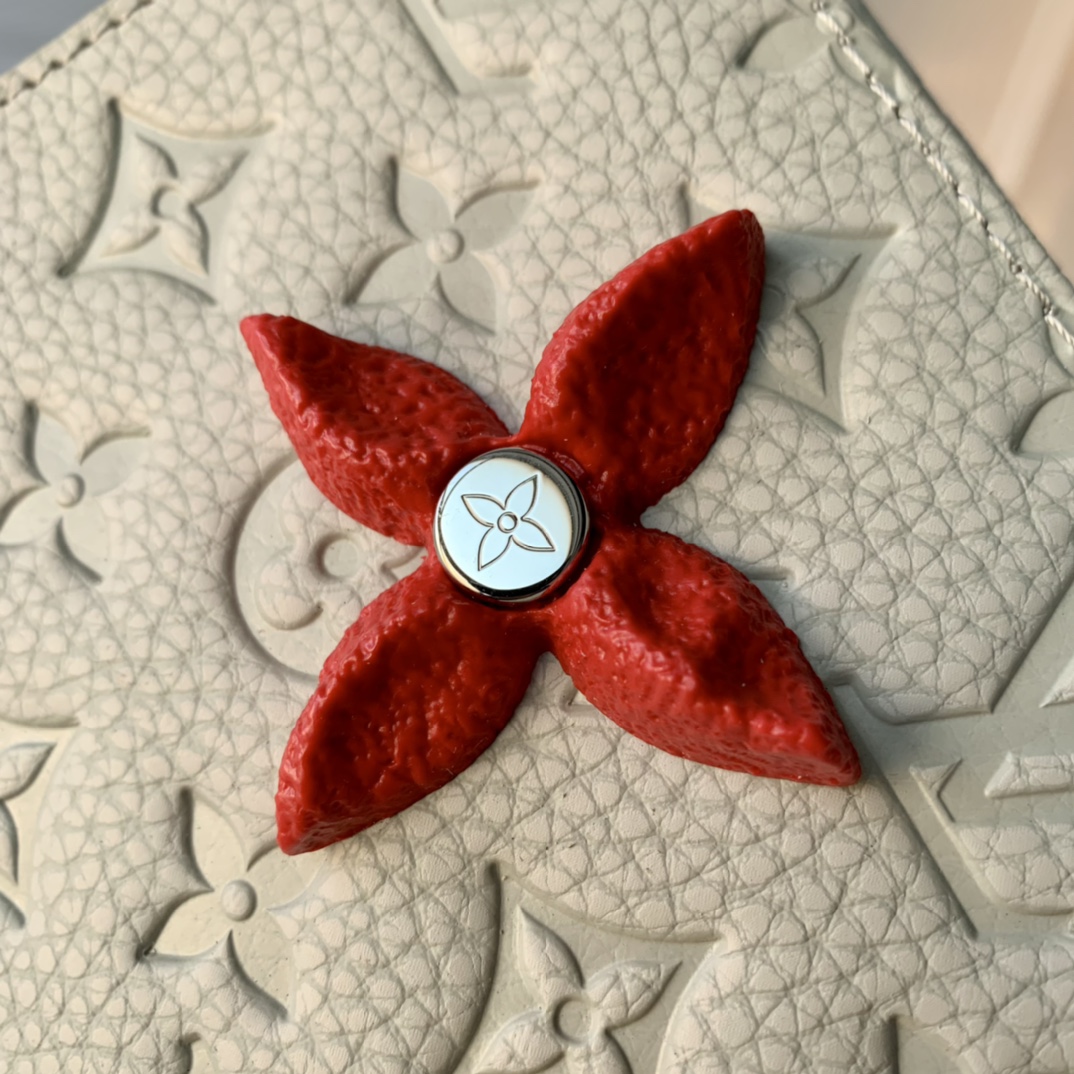 Louis Vuitton M81556 Pouch-29*15*9CM Louis Vuitton M81556 Pouch-29*15*9CM