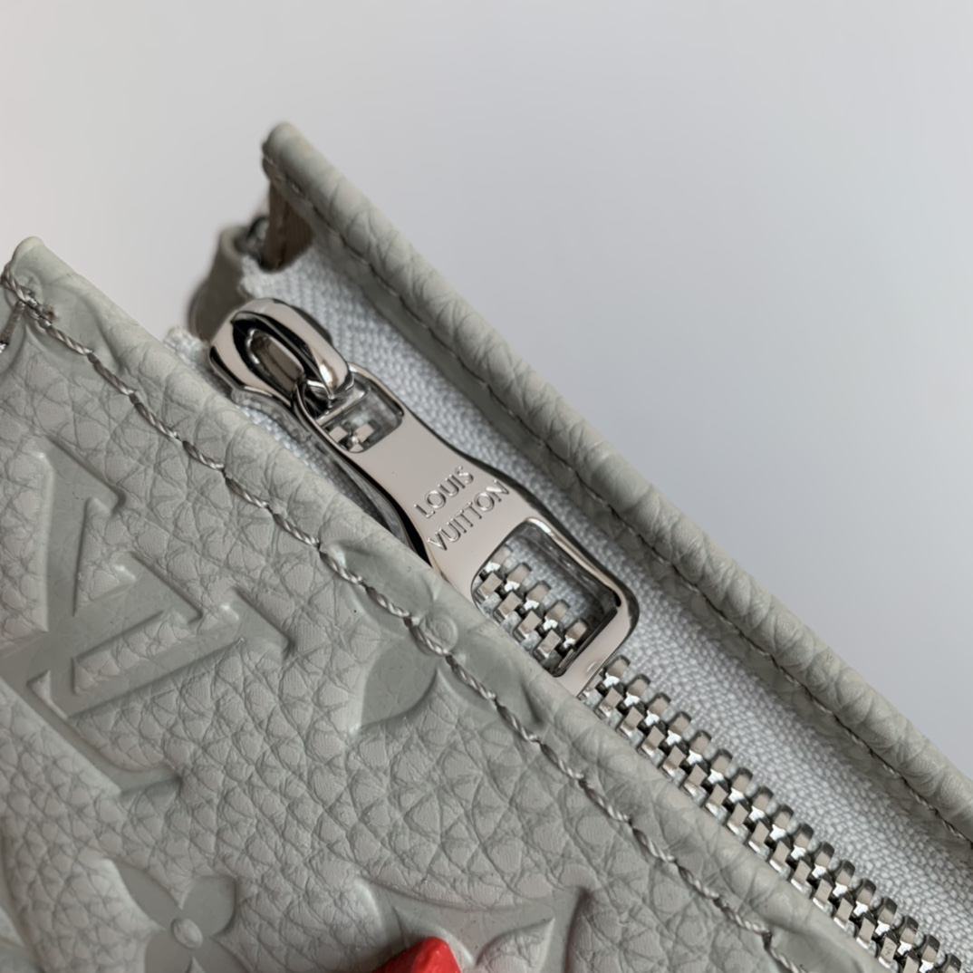 Louis Vuitton M81556 Pouch-29*15*9CM Louis Vuitton M81556 Pouch-29*15*9CM