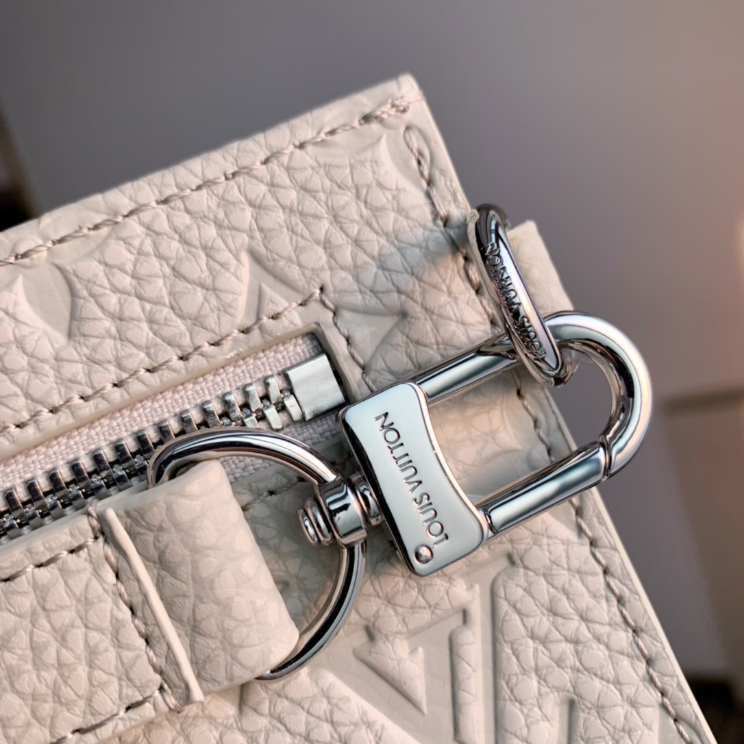 Louis Vuitton M81556 Pouch-29*15*9CM Louis Vuitton M81556 Pouch-29*15*9CM