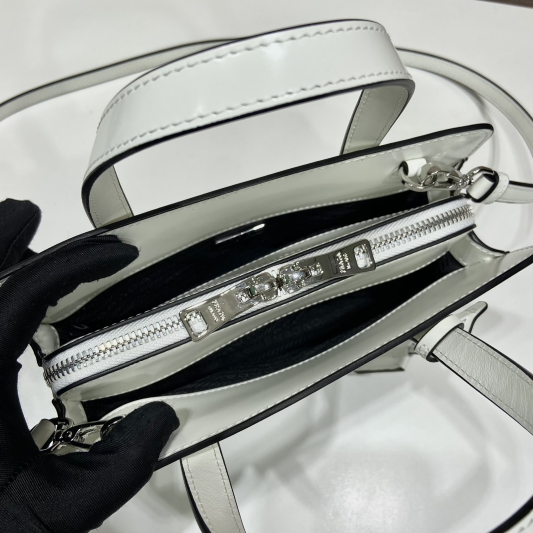 Prada Re-Edition 1BA357 Tote Bag-22*15*6.5CM