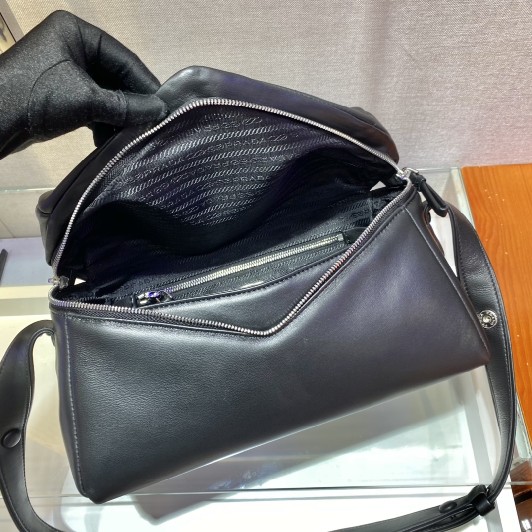 Prada Lambskin Shoulder Bag-1BC165-32*21*12CM Prada Lambskin Shoulder Bag-1BC165-32*21*12CM