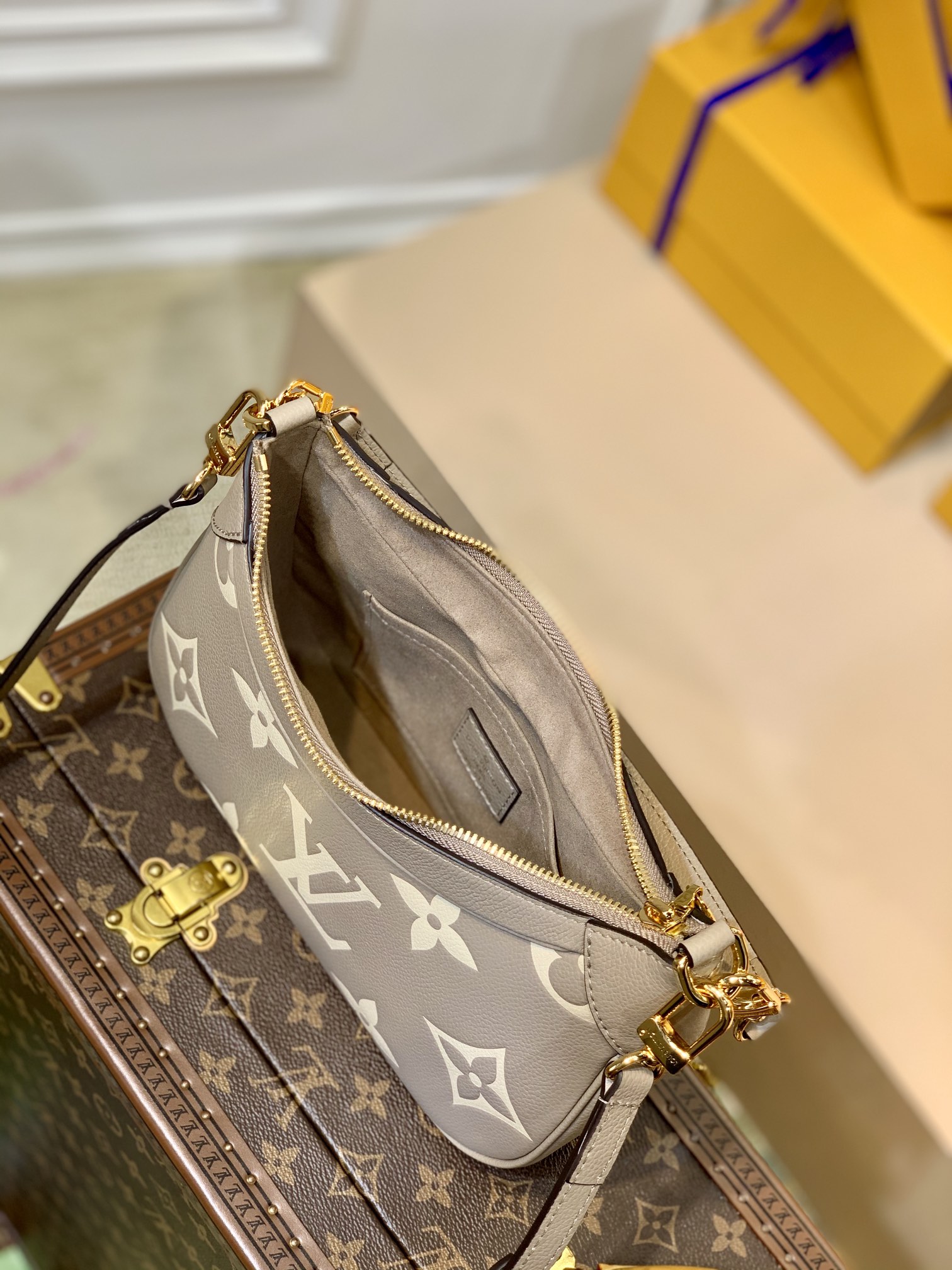Louis Vuitton Bagatelle Handbags-M46112-22*14*9CM
