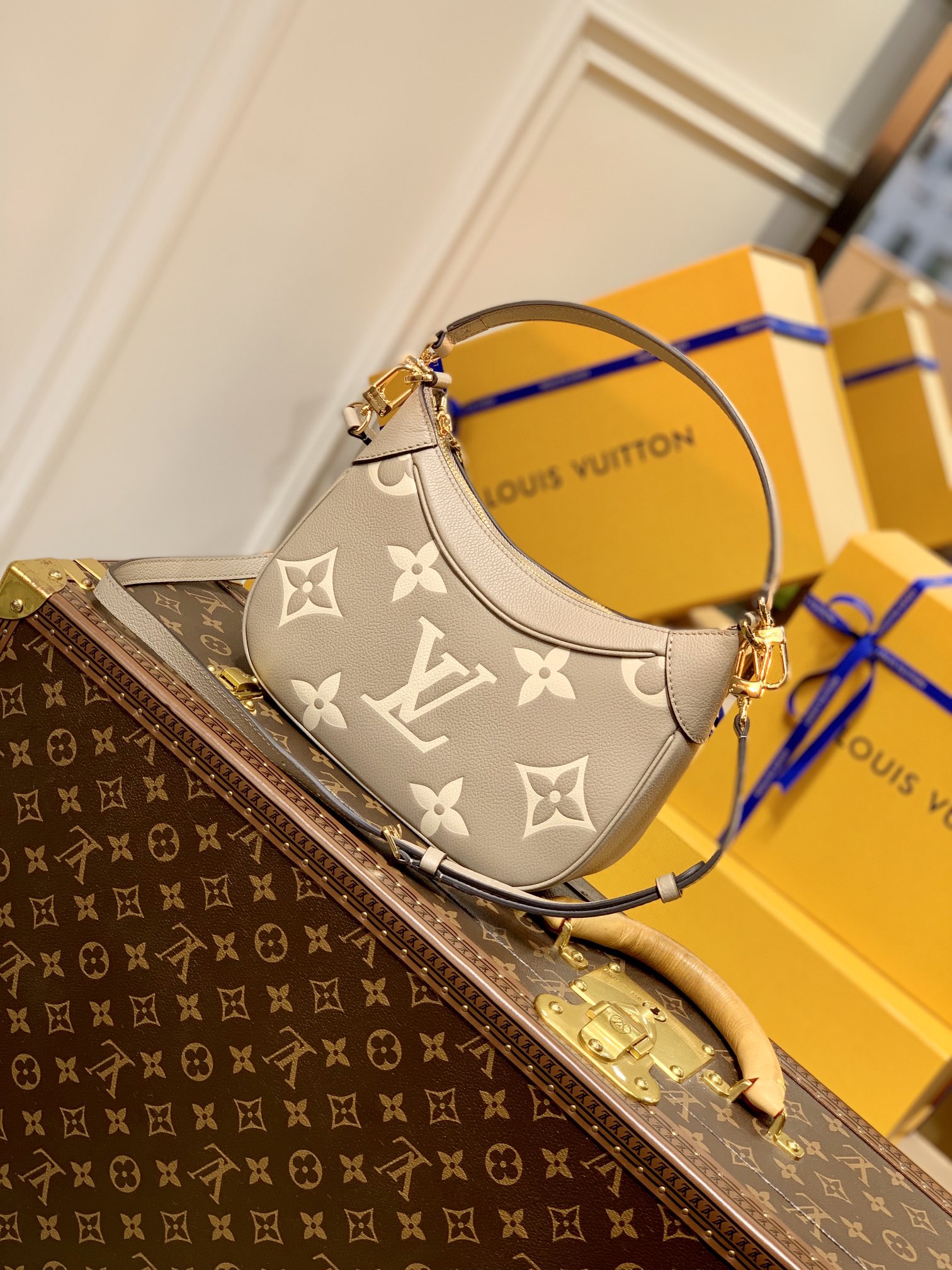 Louis Vuitton Bagatelle Handbags-M46112-22*14*9CM
