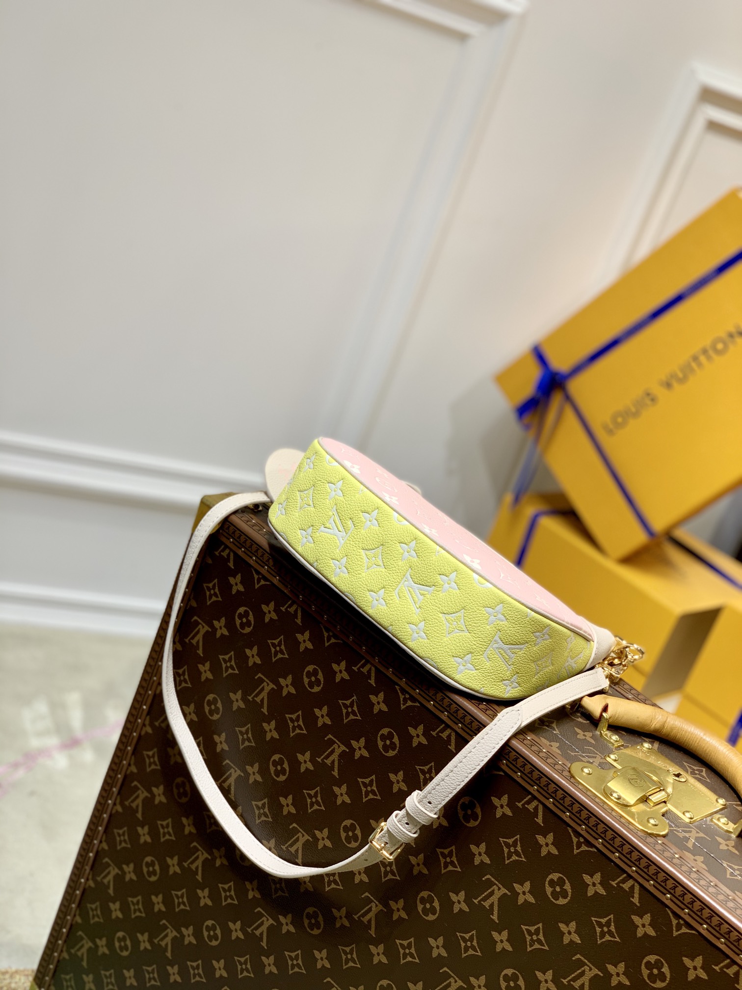Louis Vuitton Bagatelle Handbags-M46112-22*14*9CM