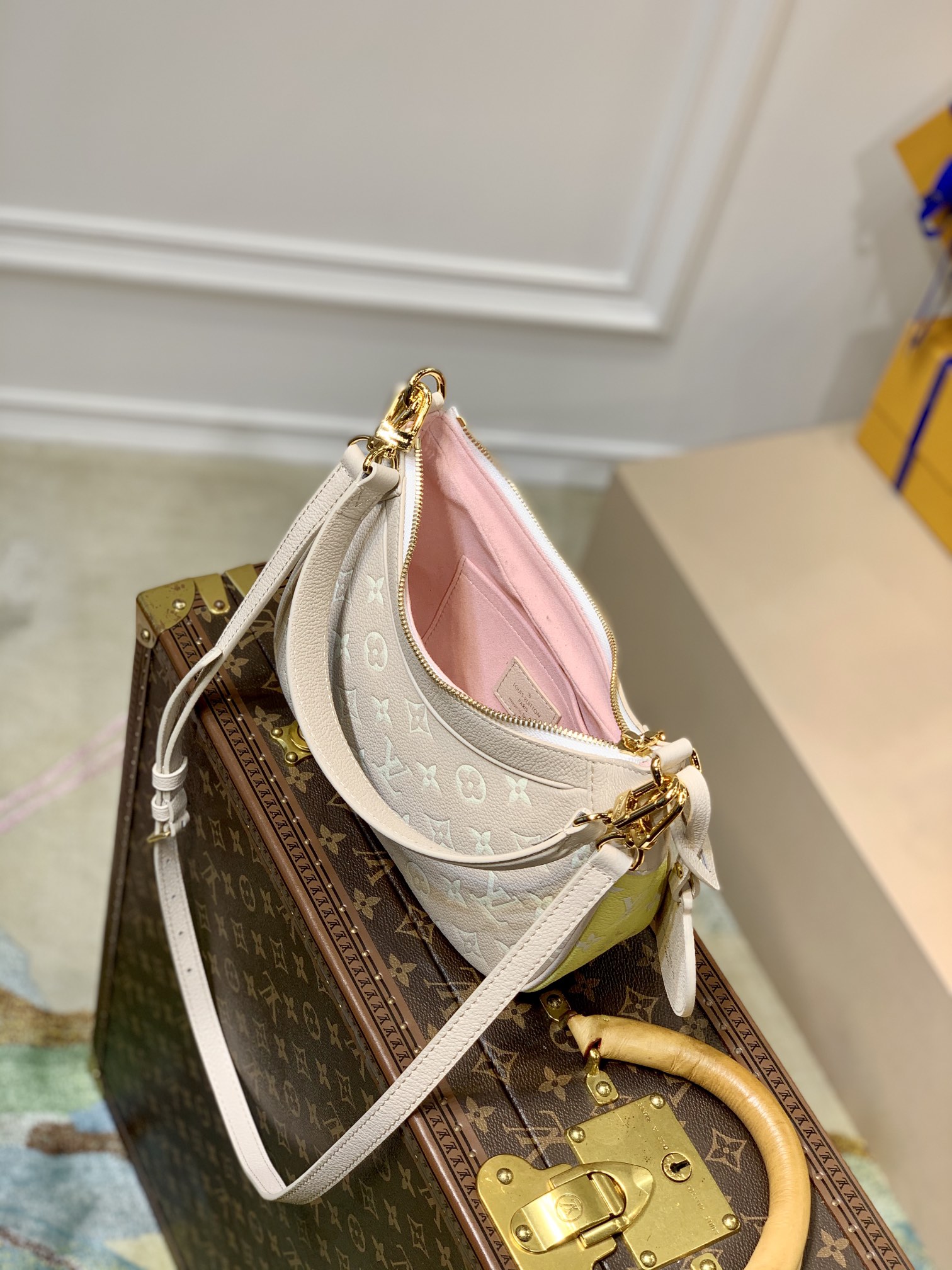 Louis Vuitton Bagatelle Handbags-M46112-22*14*9CM