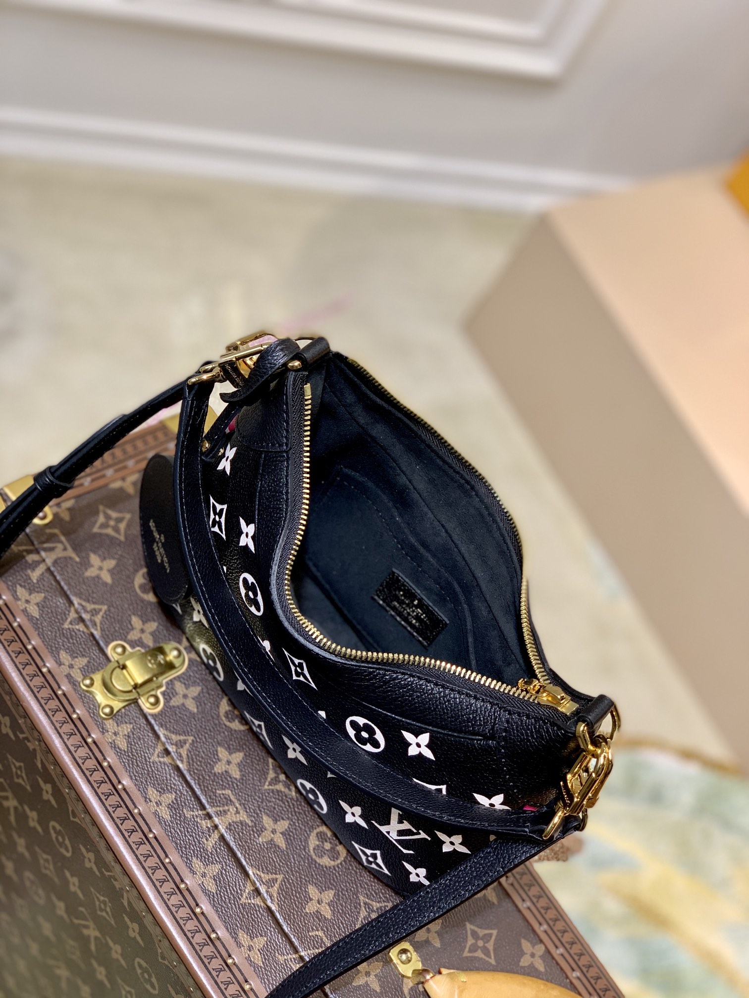 Louis Vuitton Bagatelle Handbags-M46112-22*14*9CM