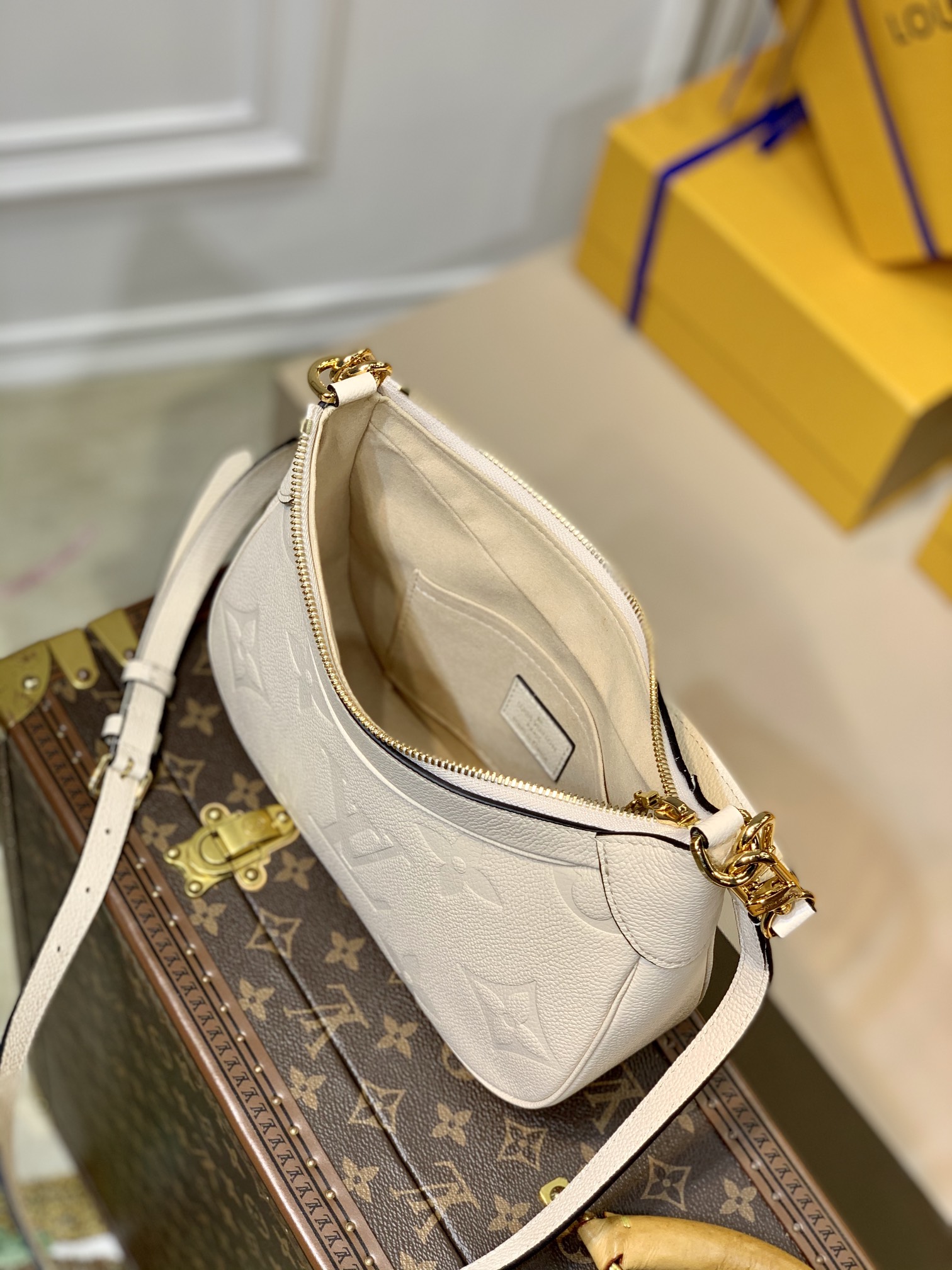Louis Vuitton Bagatelle Handbags-M46112-22*14*9CM