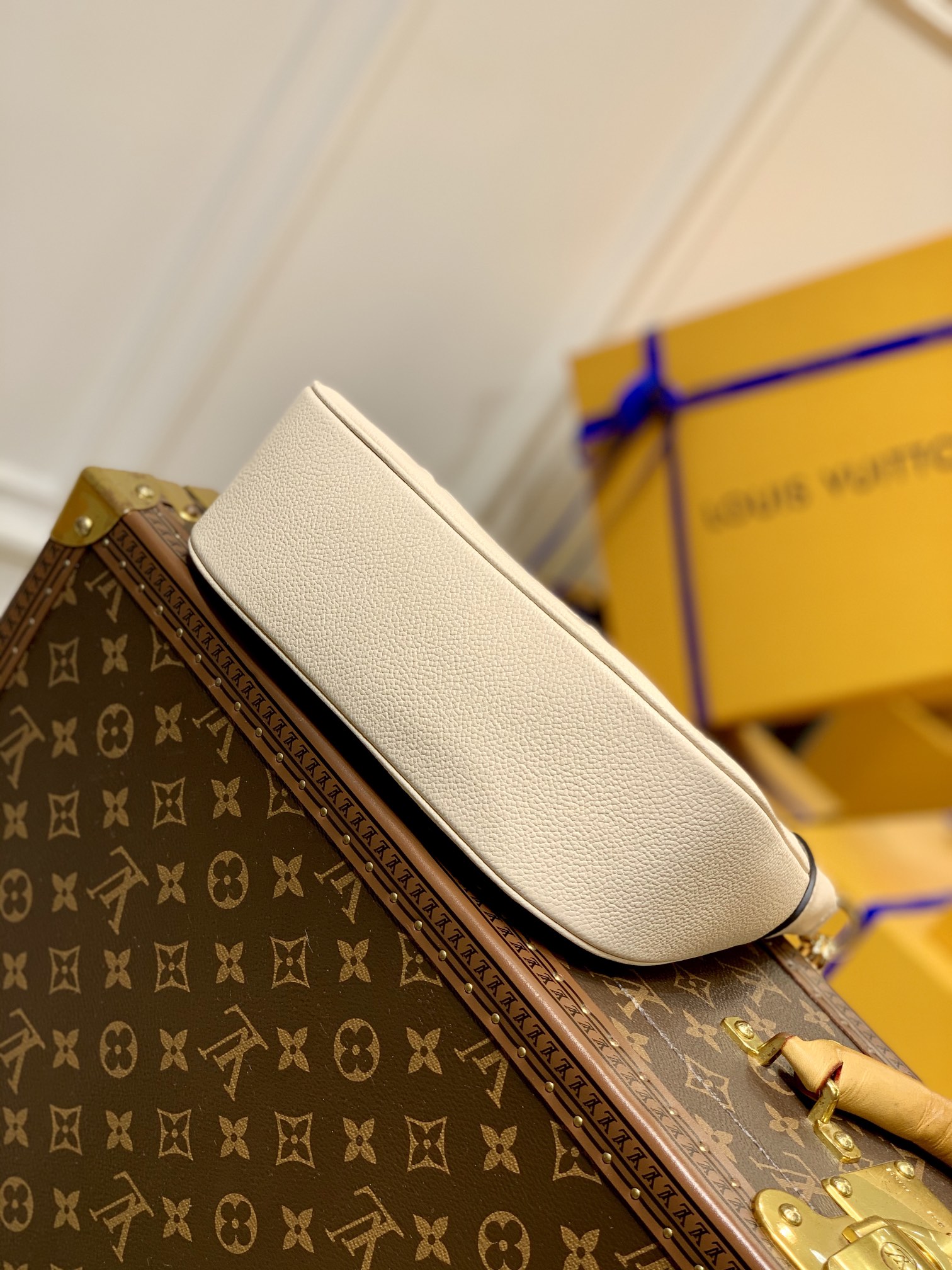 Louis Vuitton Bagatelle Handbags-M46112-22*14*9CM