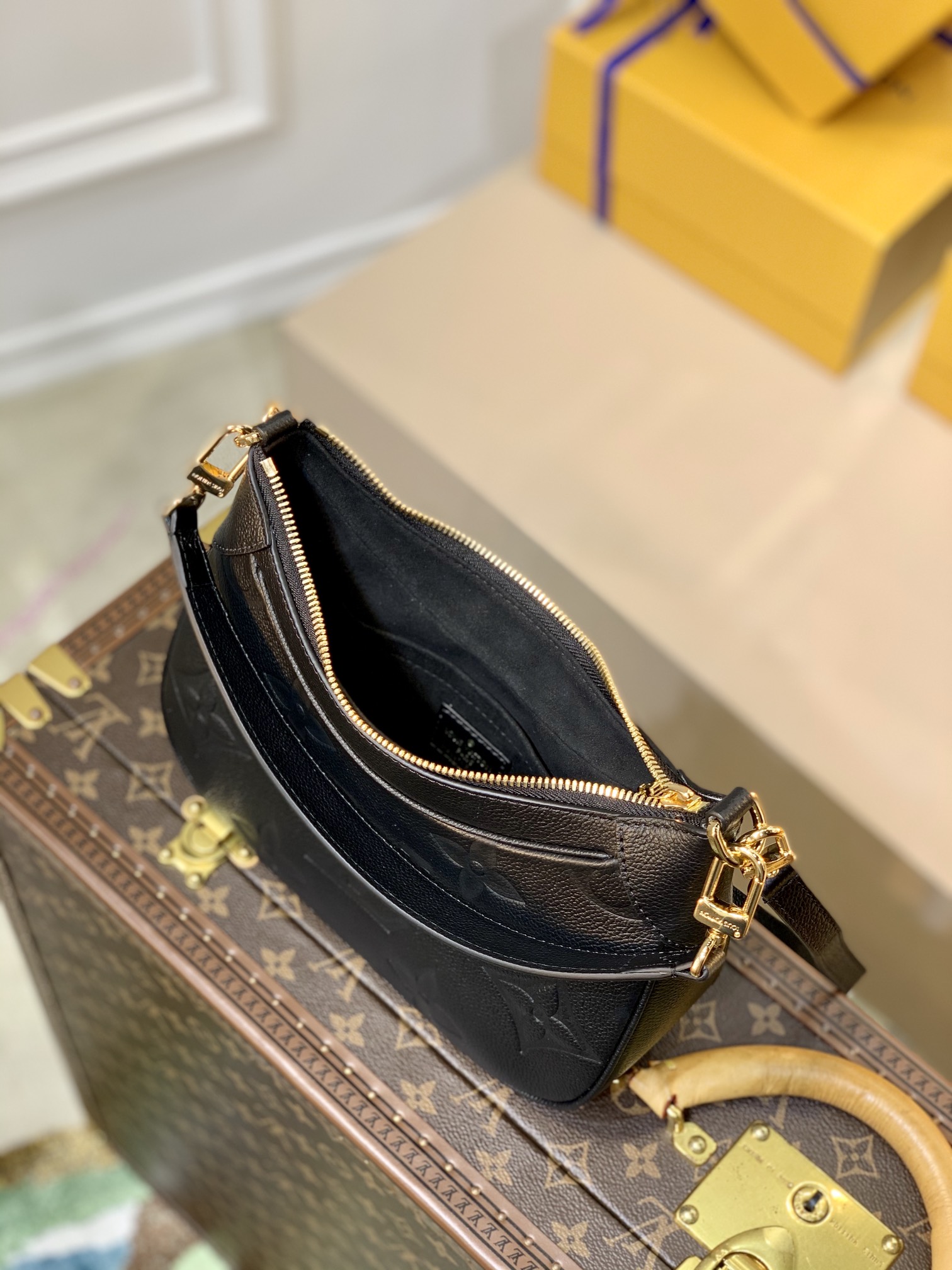 Louis Vuitton Bagatelle Handbags-M46112-22*14*9CM