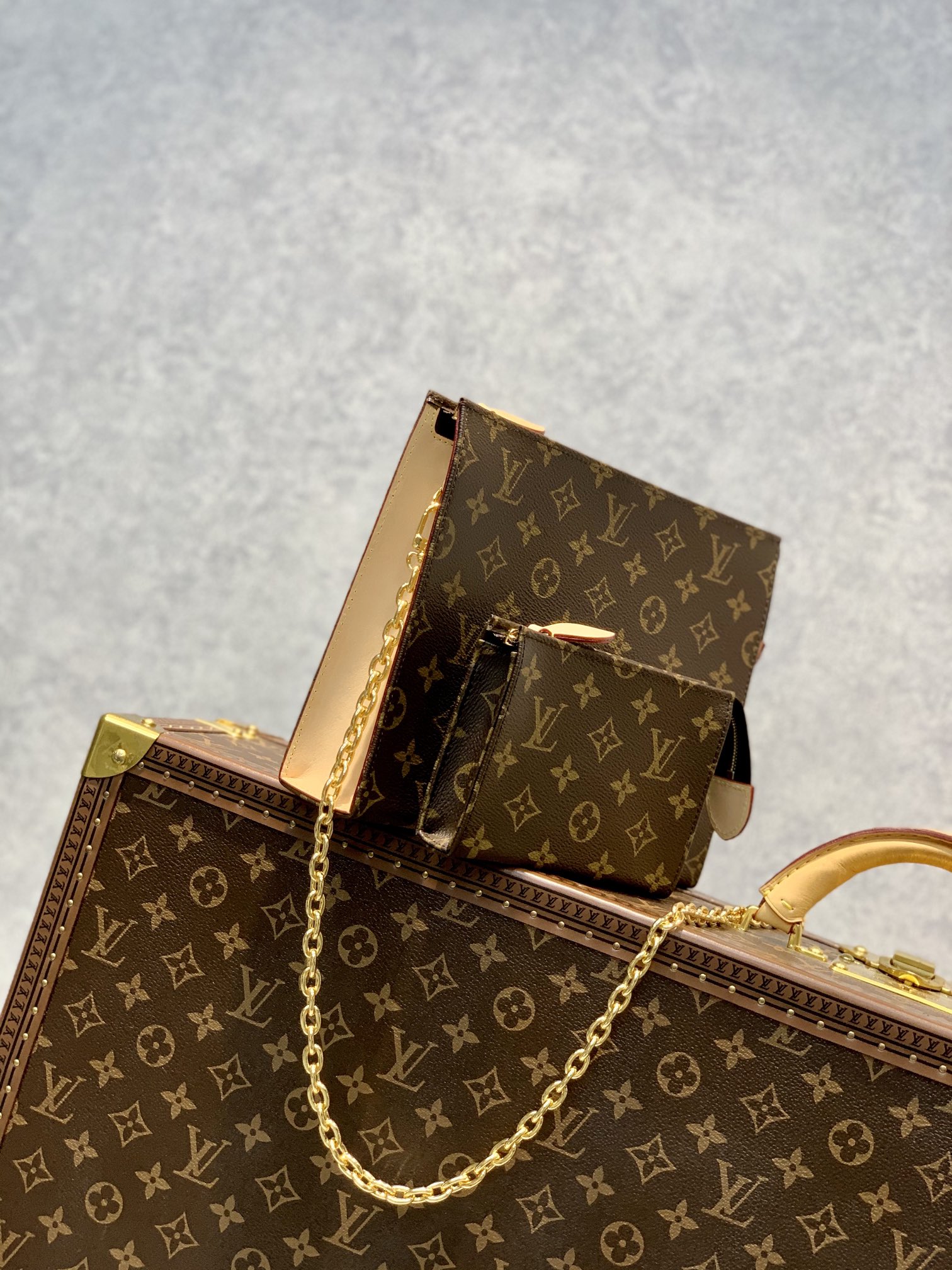 Louis VuittonM47543 Chain Bag-26x20x3CM