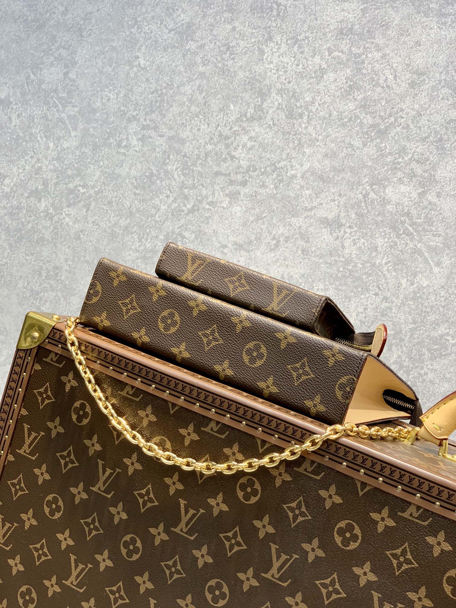 Louis VuittonM47543 Chain Bag-26x20x3CM
