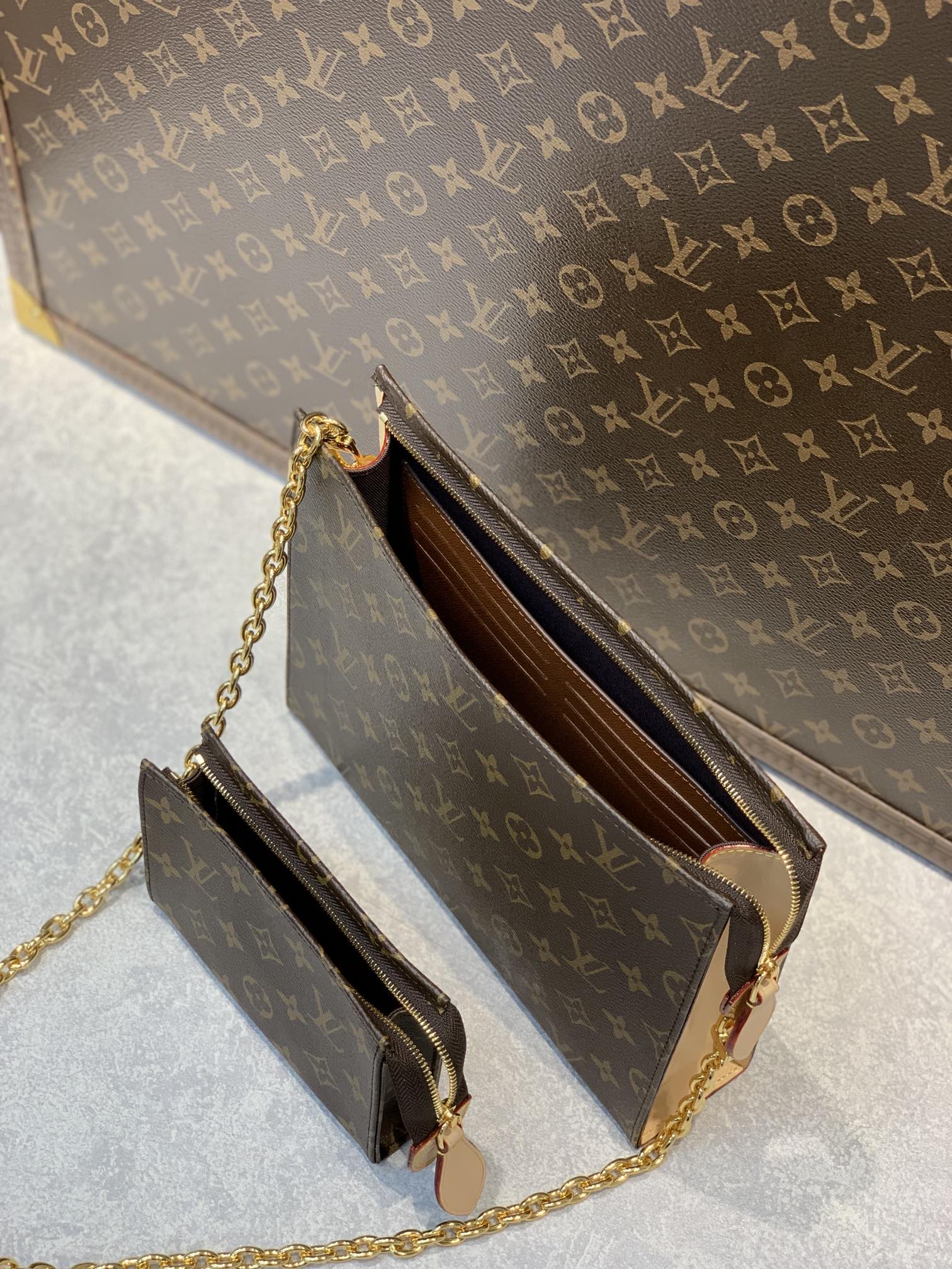 Louis VuittonM47543 Chain Bag-26x20x3CM