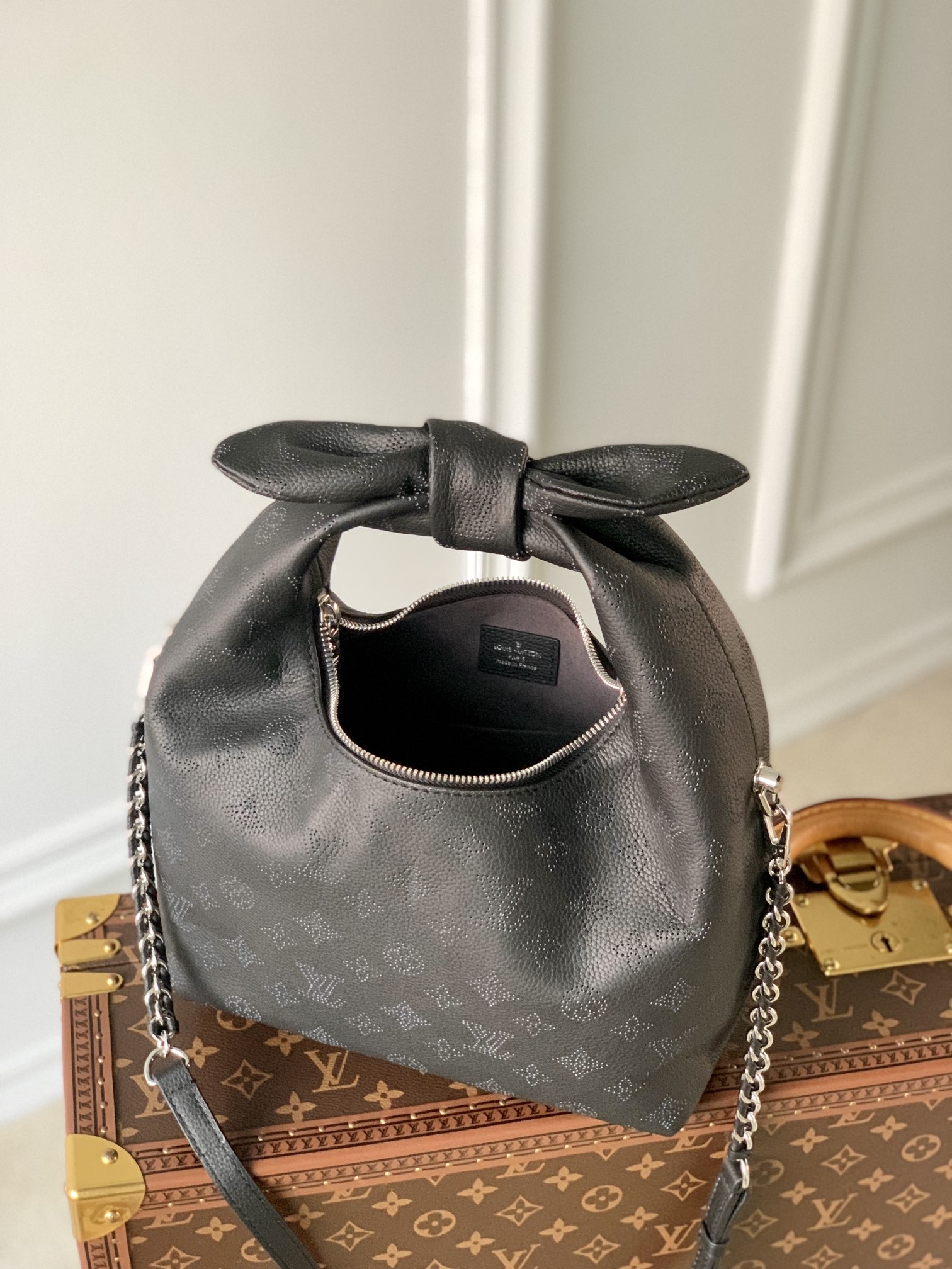 Louis Vuitton Why Knot Handbag-28*34*12CM