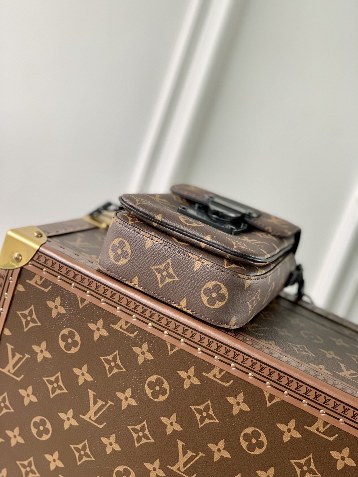 Louis Vuitton S-Lock Vertical Wearable Handbag-12*19*7CM Louis Vuitton S-Lock Vertical Wearable Handbag-12*19*7CM