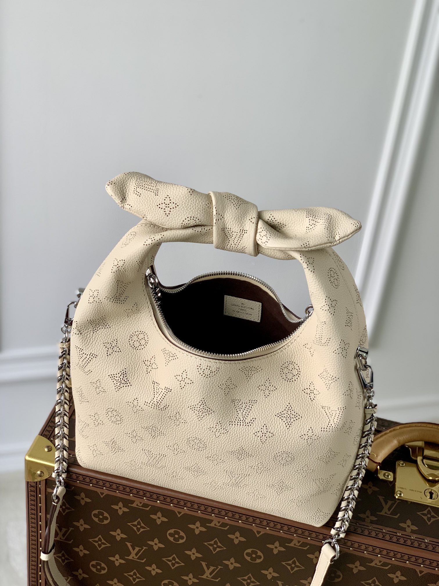 Louis Vuitton Why Knot Handbag-28*34*12CM