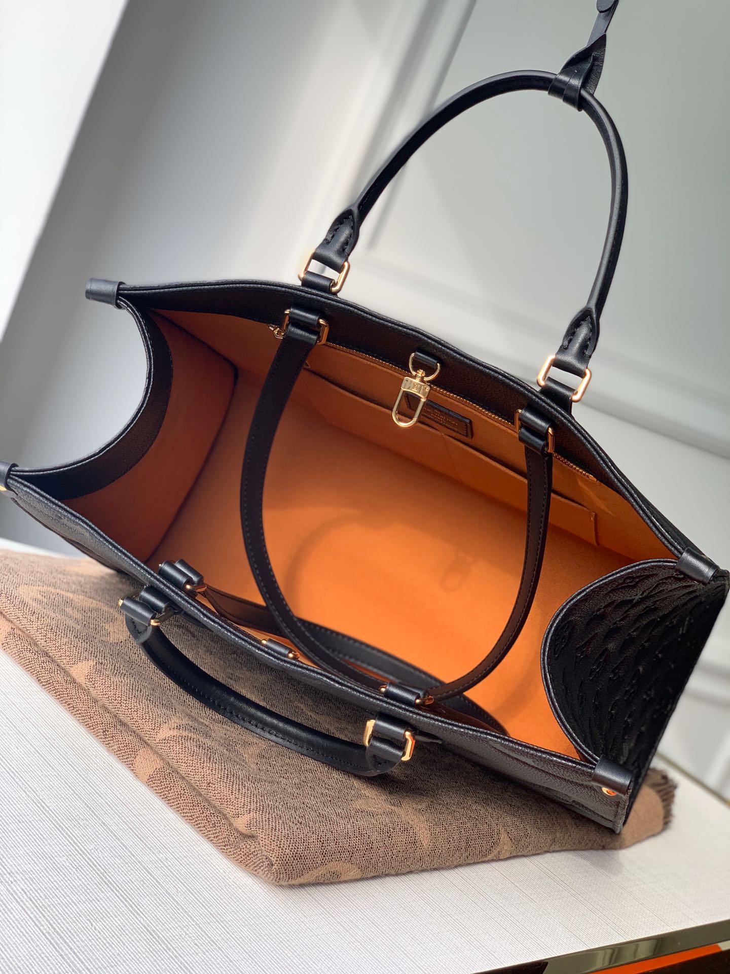 Louis Vuitton Onthego Handbag-35*28*15CM