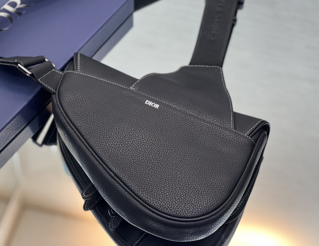 Diro Saddle Bag-20 x 28.6 x 5CM Diro Saddle Bag-20 x 28.6 x 5CM