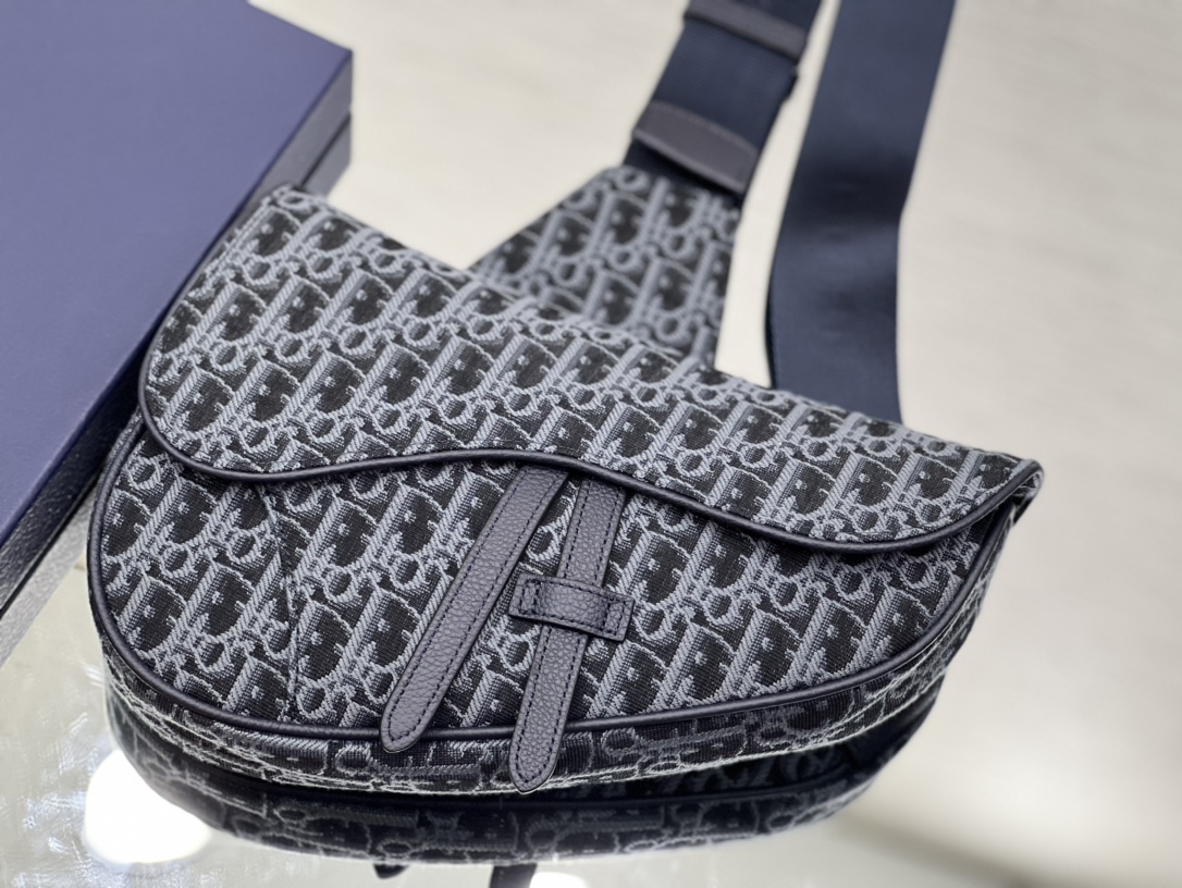 Diro Saddle Bag-20 x 28.6 x 5CM