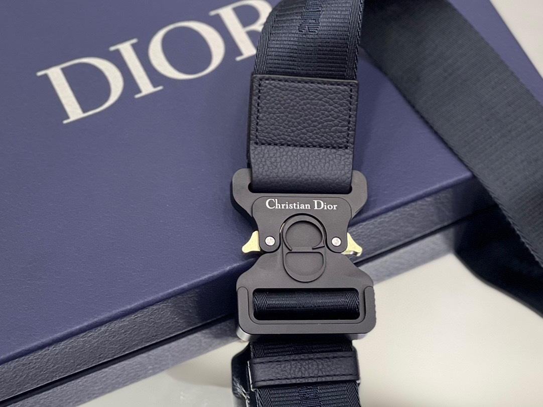 Diro Saddle Bag-20 x 28.6 x 5CM Diro Saddle Bag-20 x 28.6 x 5CM