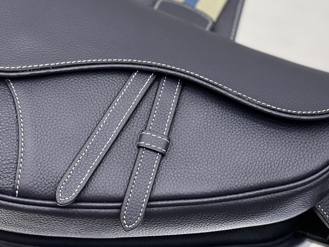 Diro Saddle Bag-20 x 28.6 x 5CM Diro Saddle Bag-20 x 28.6 x 5CM