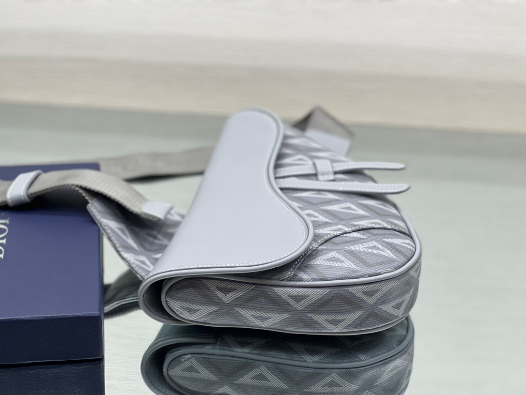 Diro Saddle Bag-20 x 28.6 x 5CM Diro Saddle Bag-20 x 28.6 x 5CM