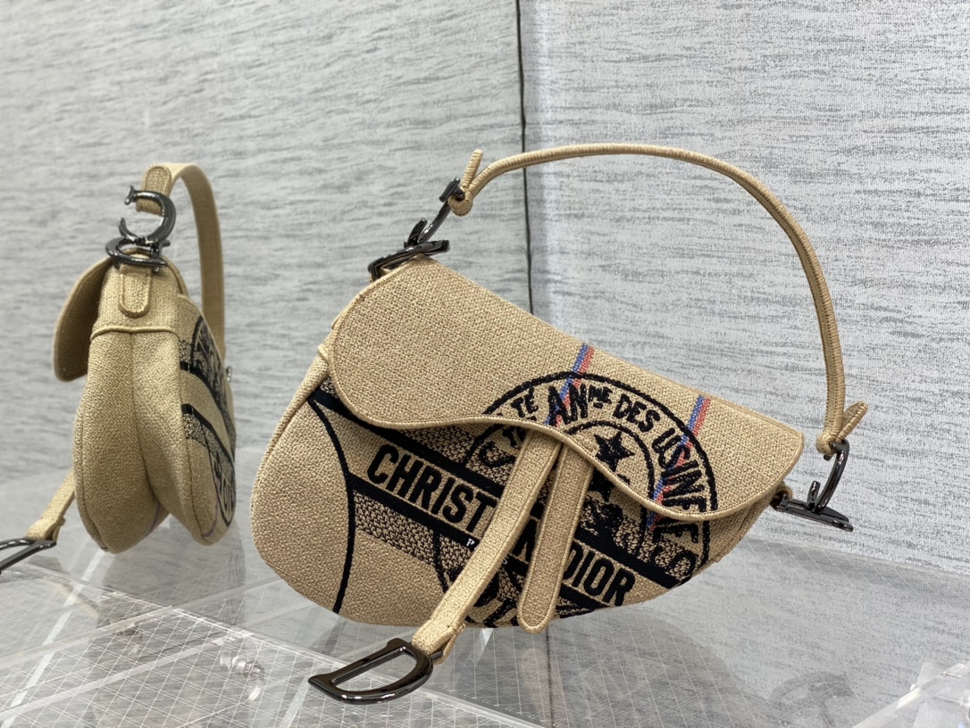 Diro Saddle Bag-20 x 28.6 x 5CM Diro Saddle Bag-20 x 28.6 x 5CM