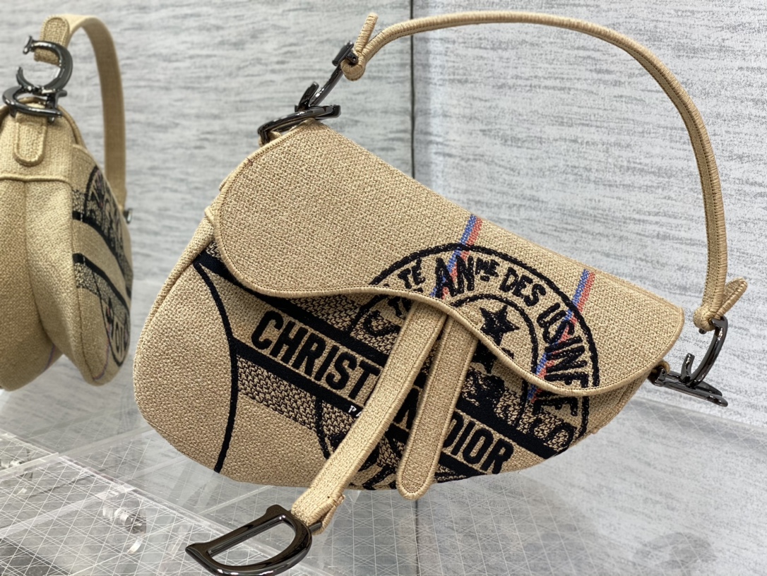 Diro Saddle Bag-20 x 28.6 x 5CM Diro Saddle Bag-20 x 28.6 x 5CM