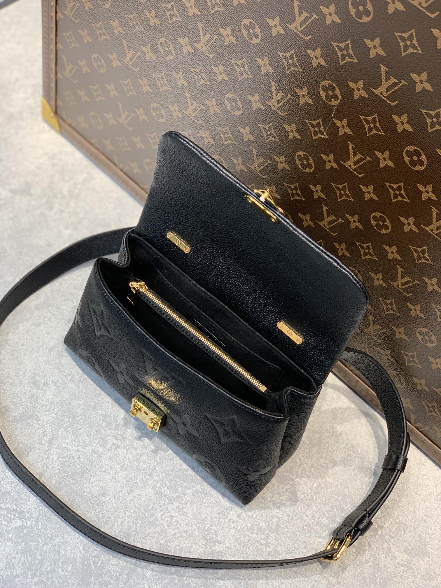 Louis Vuitton Madeleine BB Handbag-24*17*8.5CM Louis Vuitton Madeleine BB Handbag-24*17*8.5CM