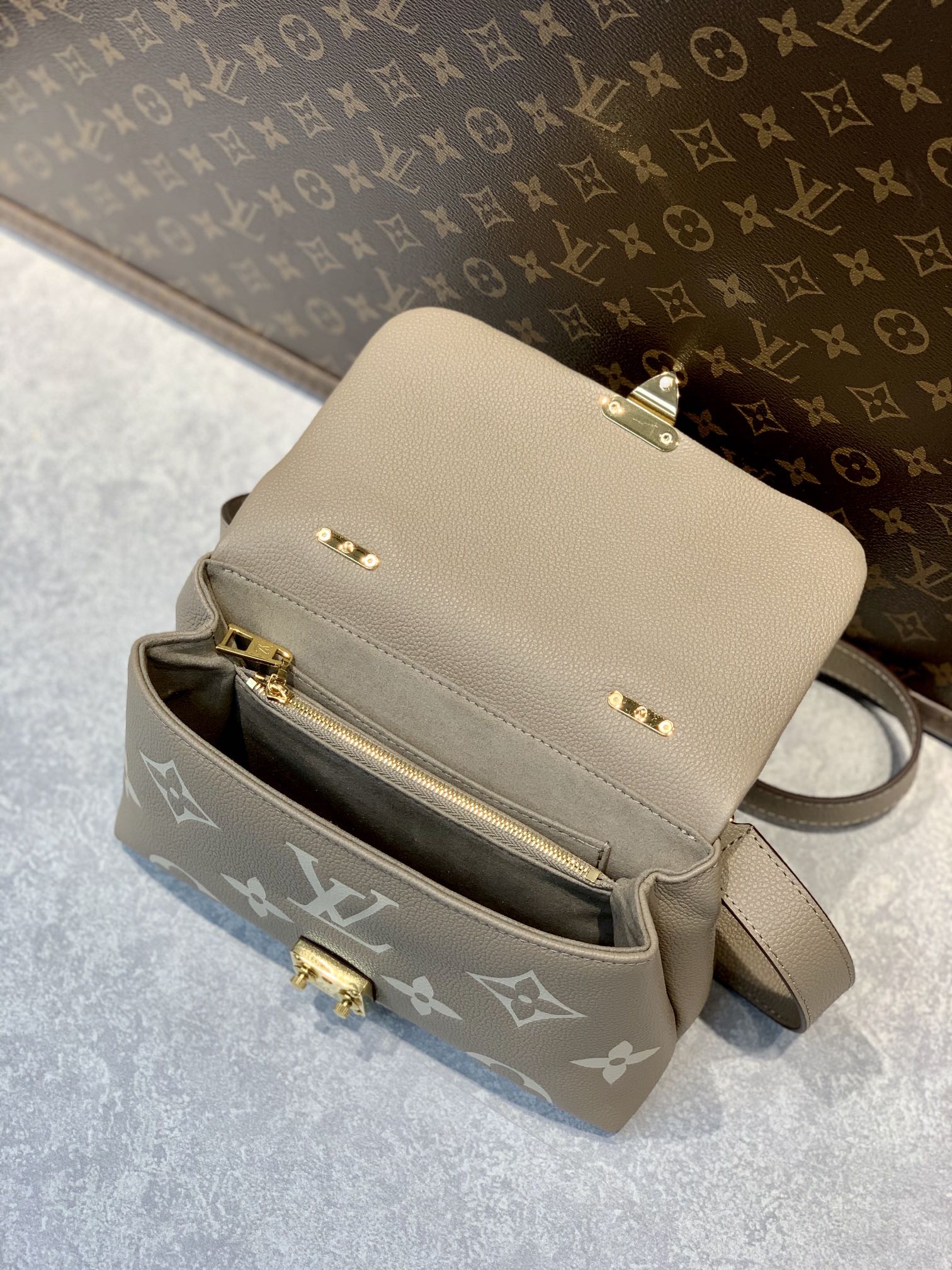 Louis Vuitton Madeleine BB Handbag-24*17*8.5CM Louis Vuitton Madeleine BB Handbag-24*17*8.5CM