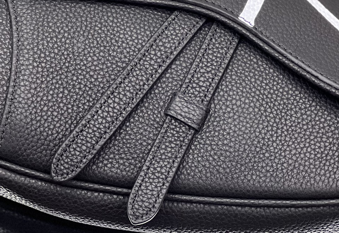 Diro Saddle Bag-20 x 28.6 x 5CM Diro Saddle Bag-20 x 28.6 x 5CM