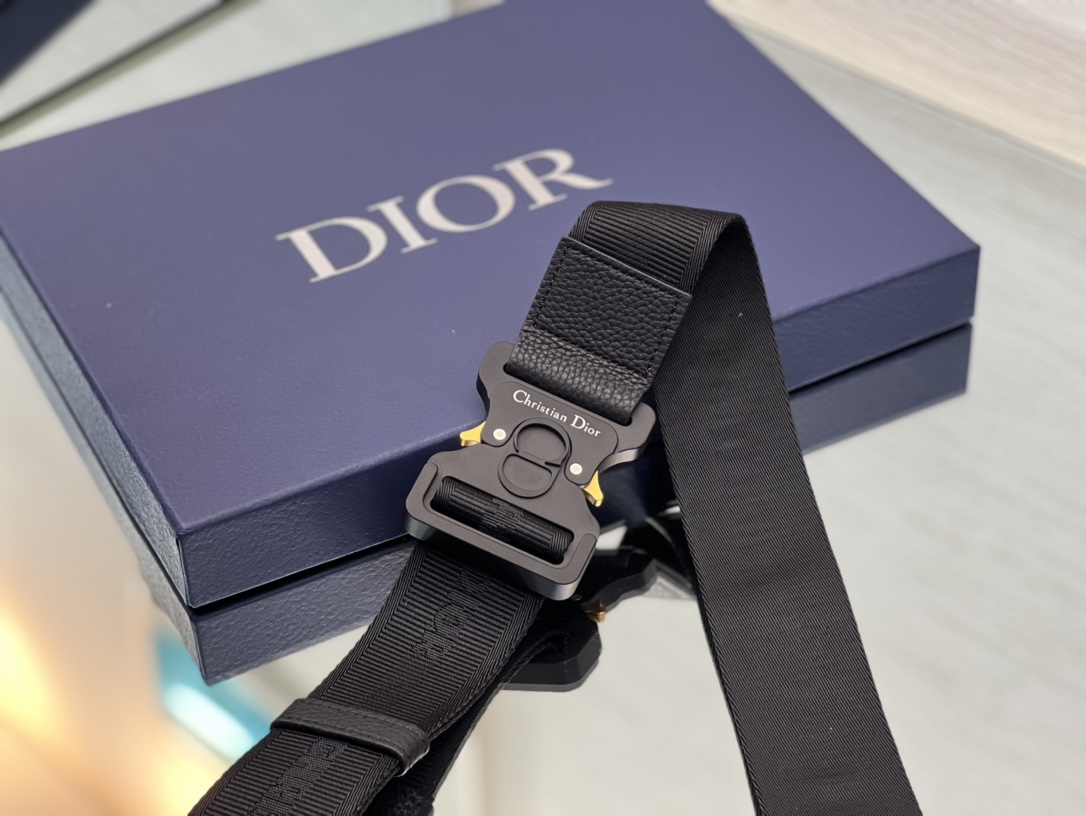 Diro Saddle Bag-20 x 28.6 x 5CM Diro Saddle Bag-20 x 28.6 x 5CM