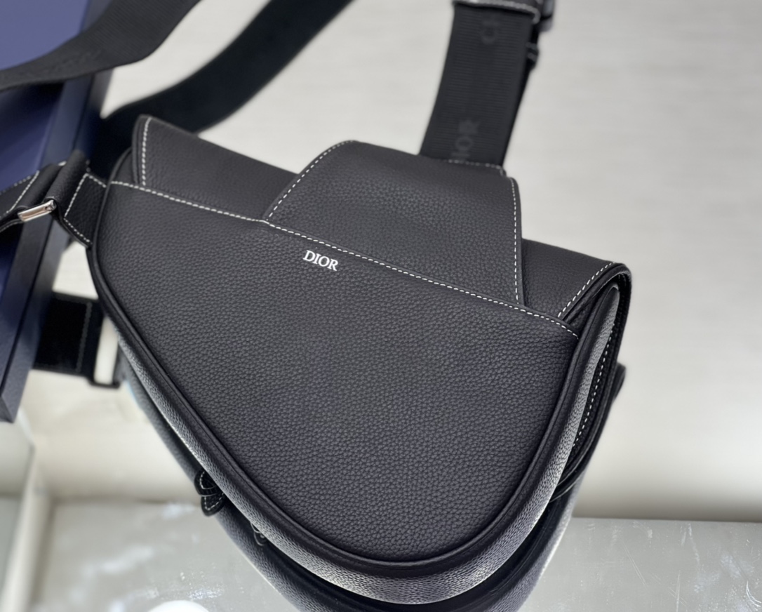 Diro Saddle Bag-20 x 28.6 x 5CM Diro Saddle Bag-20 x 28.6 x 5CM