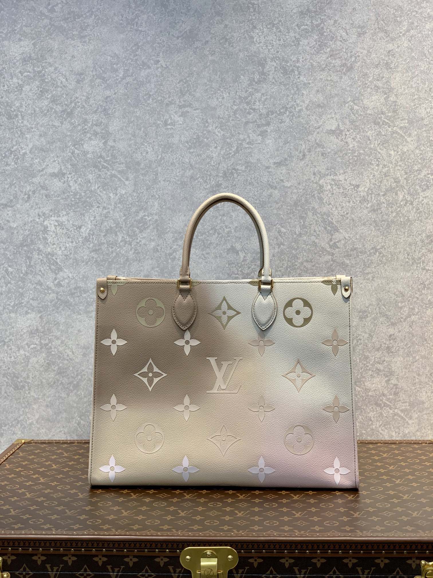 Louis Vuitton Onthego Handbag-M46076-41*34*19CM