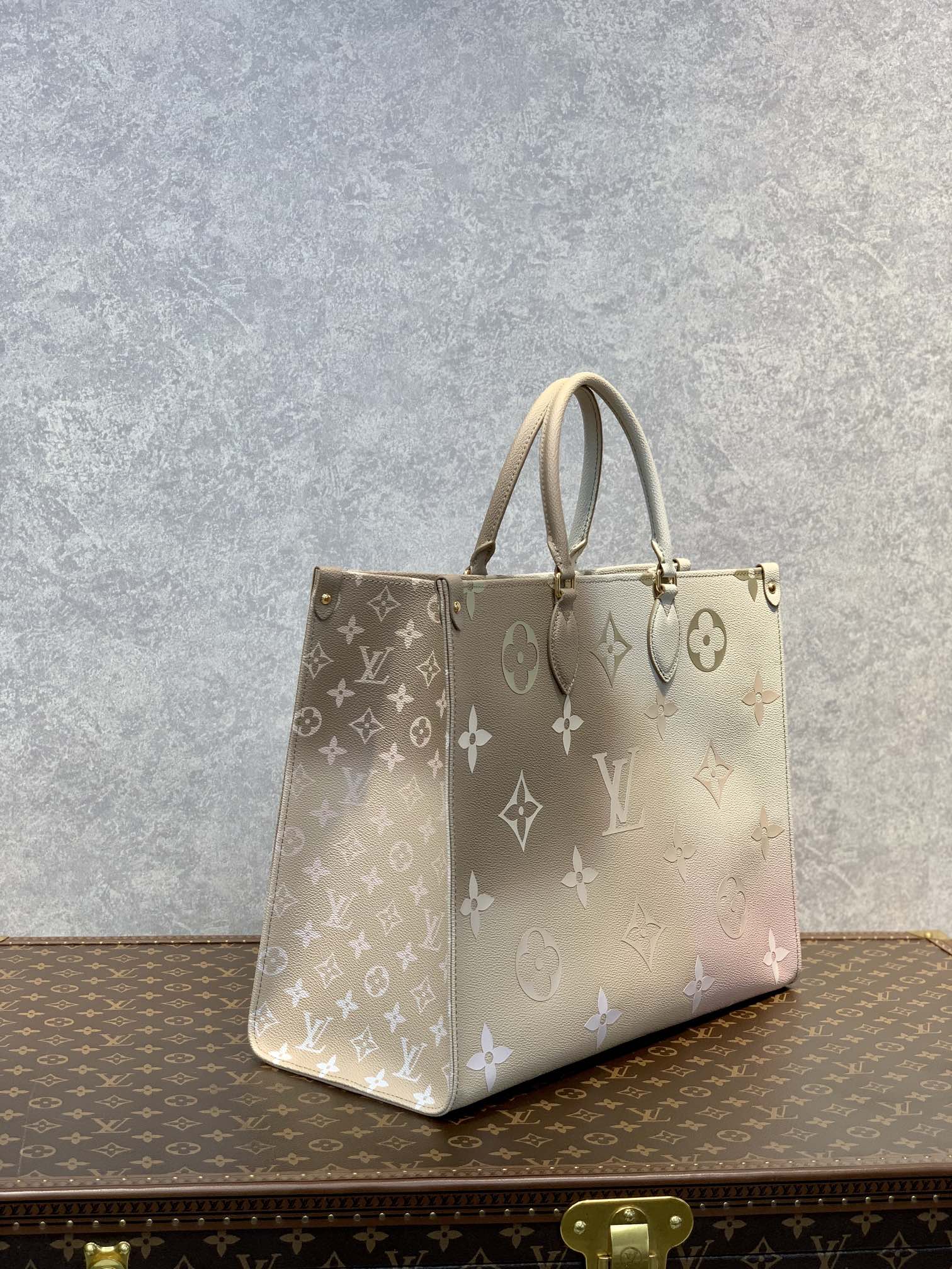 Louis Vuitton Onthego Handbag-M46076-41*34*19CM