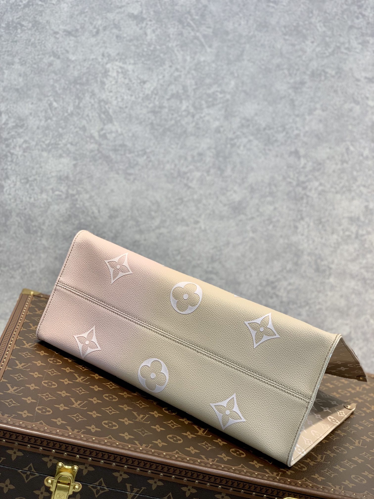Louis Vuitton Onthego Handbag-M46076-41*34*19CM