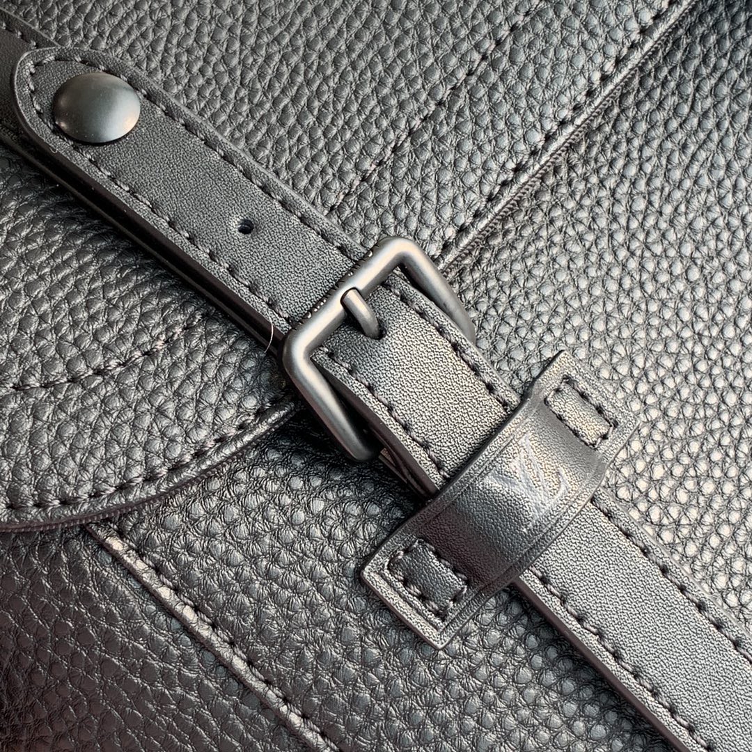 Louis Vuitton Christopher Handbags-M58476-25*29*9CM