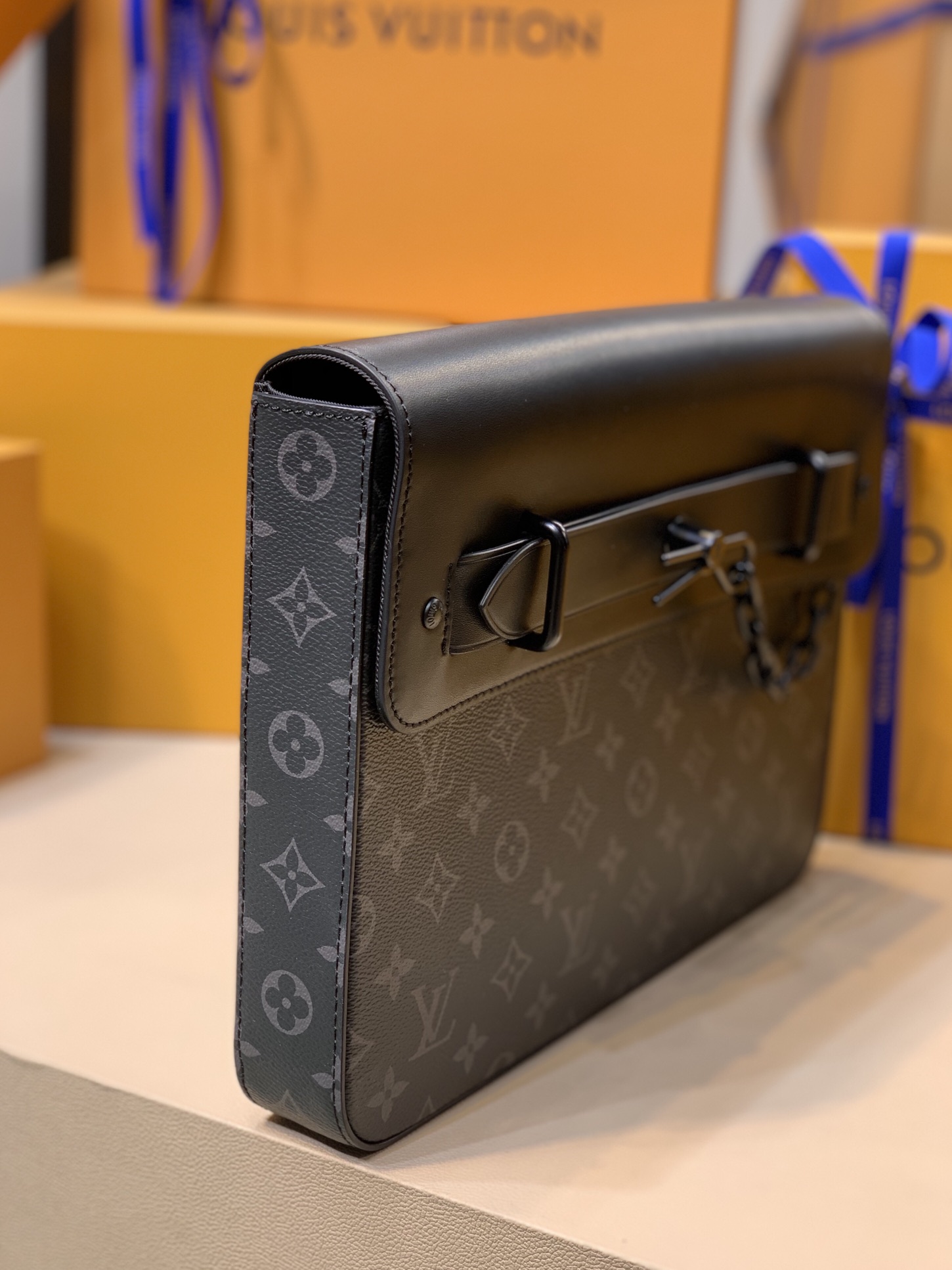 Louis Vuitton Pochette Steamer -M80107-32 x 22 x 4CM Louis Vuitton Pochette Steamer -M80107-32 x 22 x 4CM