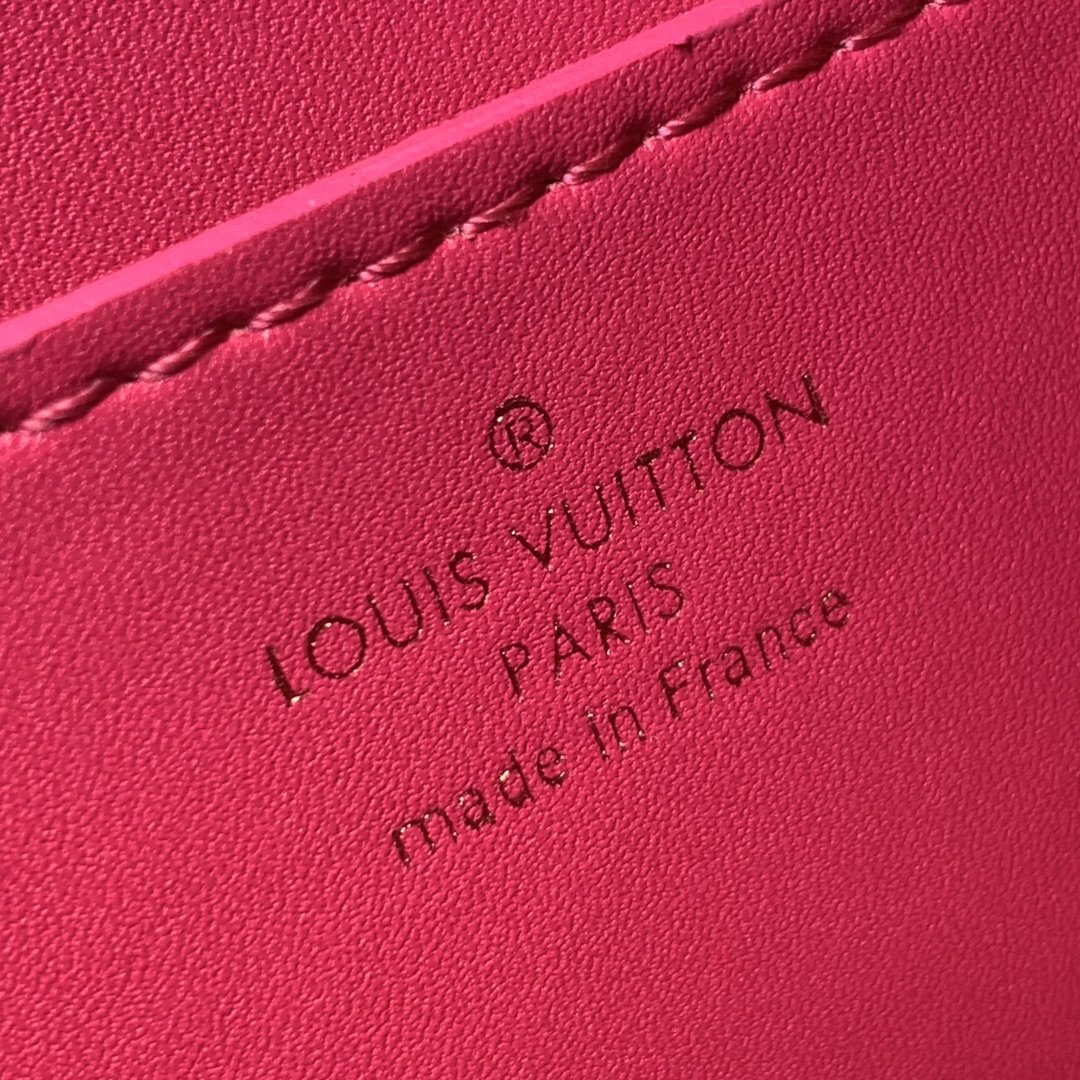 Louis Vuitton Twist One Handle-17.0 x 25.0 x 11CM