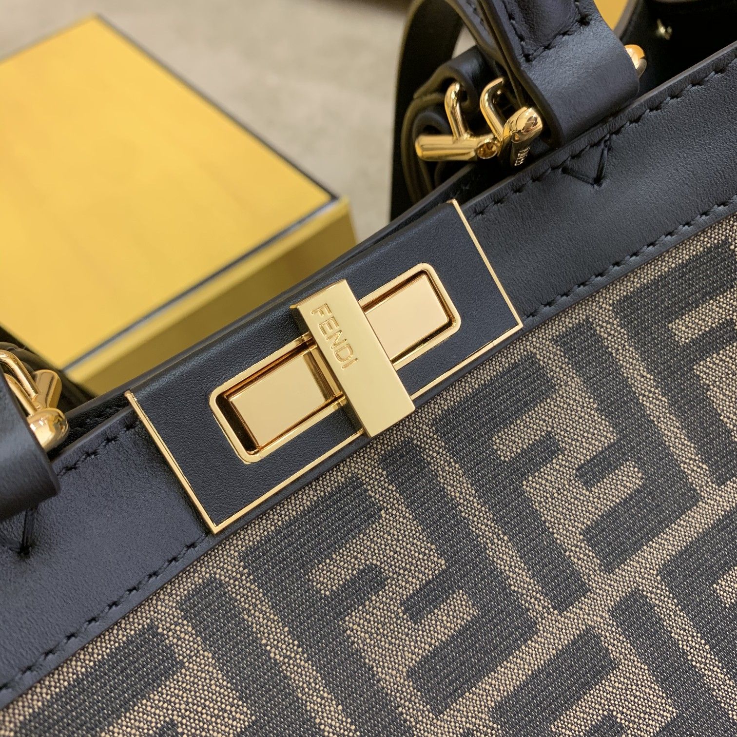 Fendi Peekaboo-41x16x30CM
