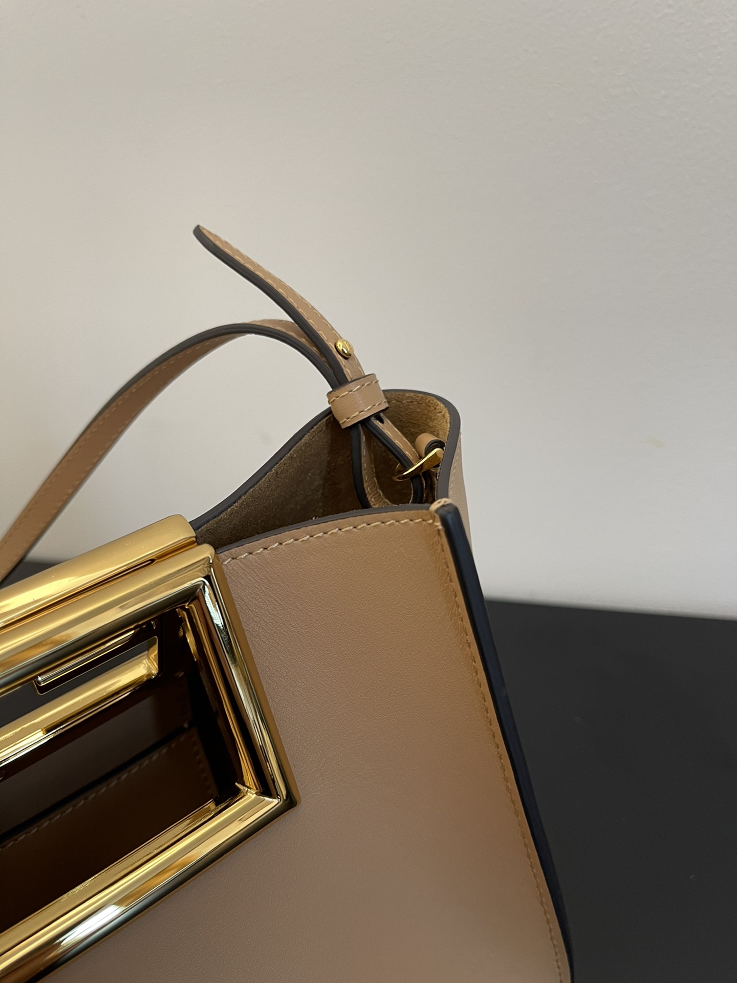 Fendi Way Handbags-23×7×18CM