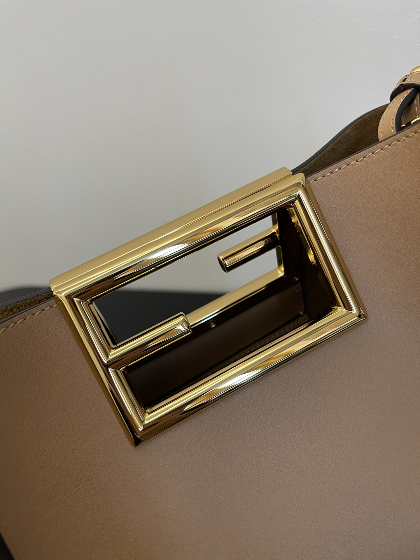 Fendi Way Handbags-23×7×18CM
